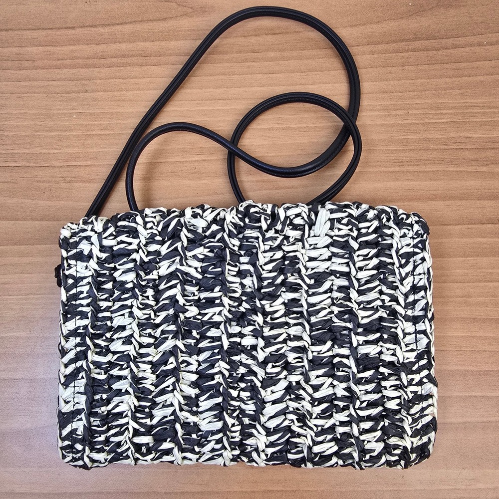 Banana Republic Y2K Woven Straw Envelope Clutch Crossbody Purse Bag Black White‎